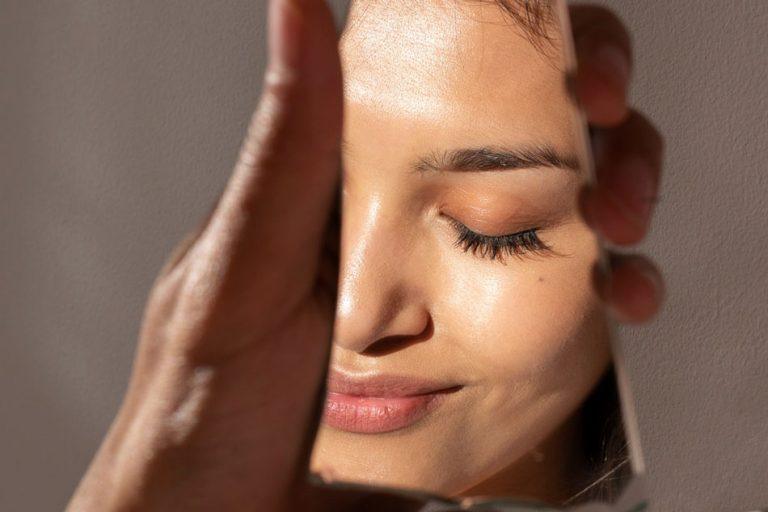 non-surgical-facial-treatment-mirror