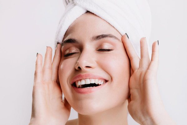 portada-rutina-rutina-diaria-para-una-piel-joven-drramonroige